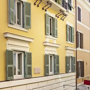 3* בית הארחה Garibaldi Piazza Di Spagna